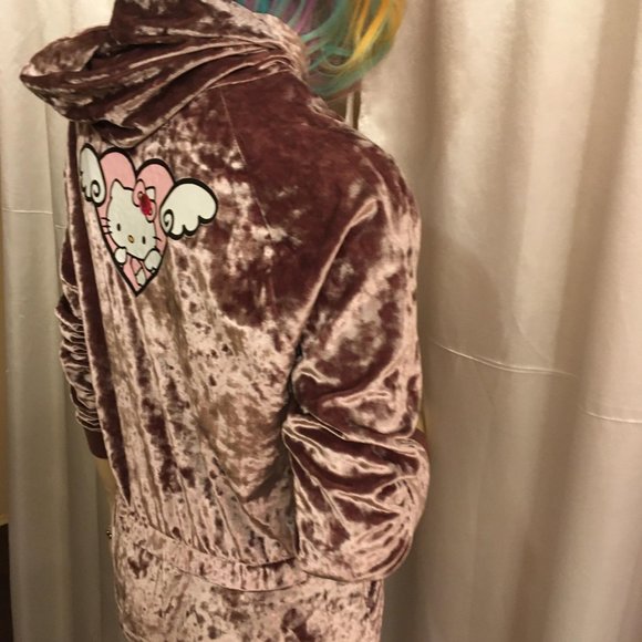 🍭crushed ice pink velvet tracksuit with custom hello kitty and crystal details! - Picture 5 of 17
